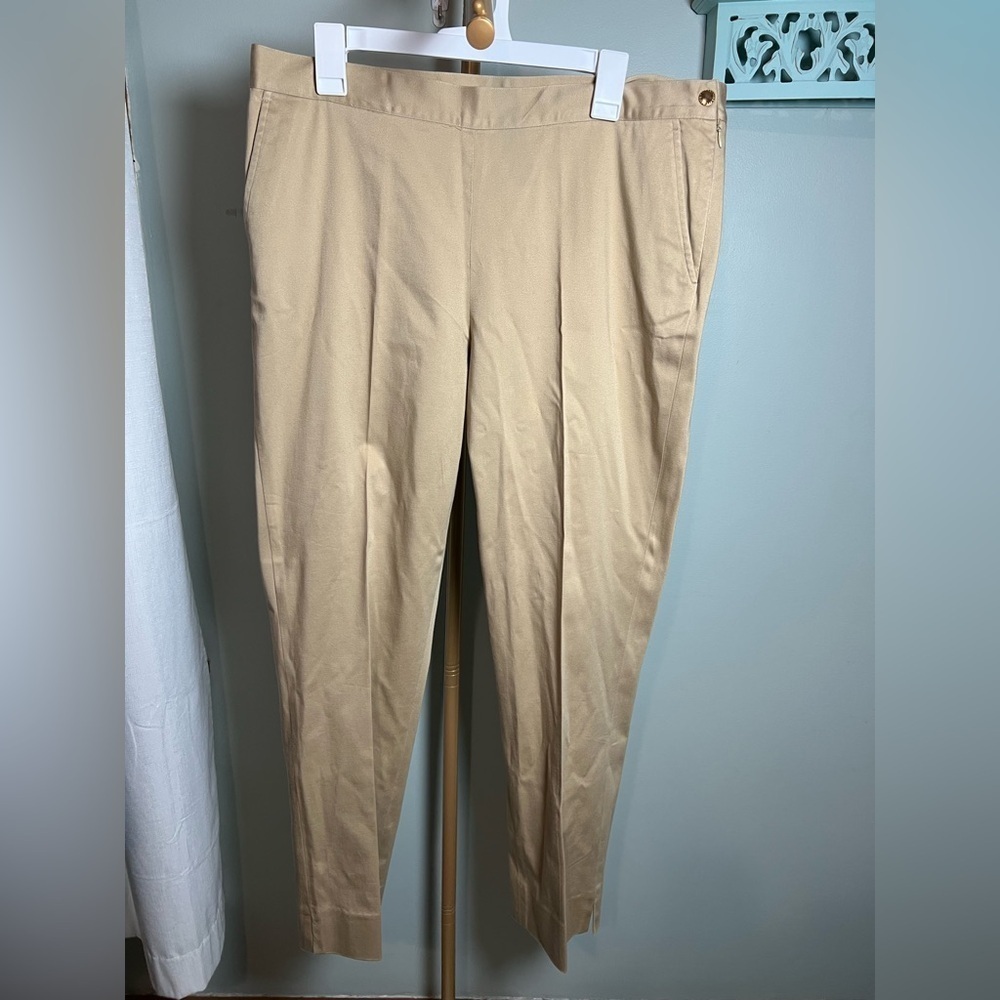 Ralph Lauren Tan Chinos with Pleats and Lightweight Fabric